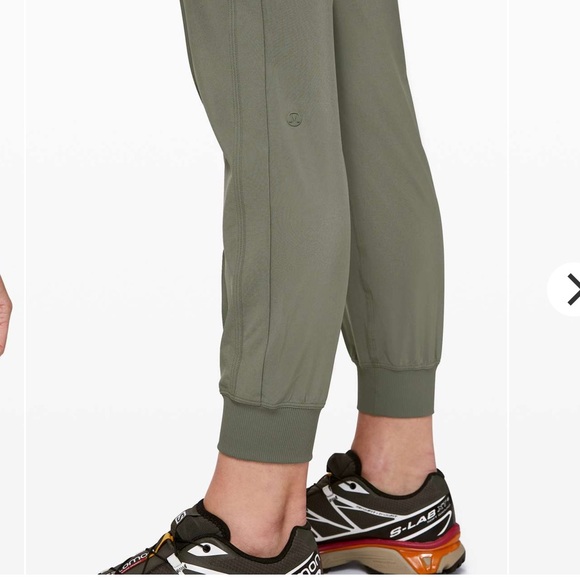 🍋LIKE NEW  Lululemon Wanderer Jogger Gray Sage - Picture 5 of 14